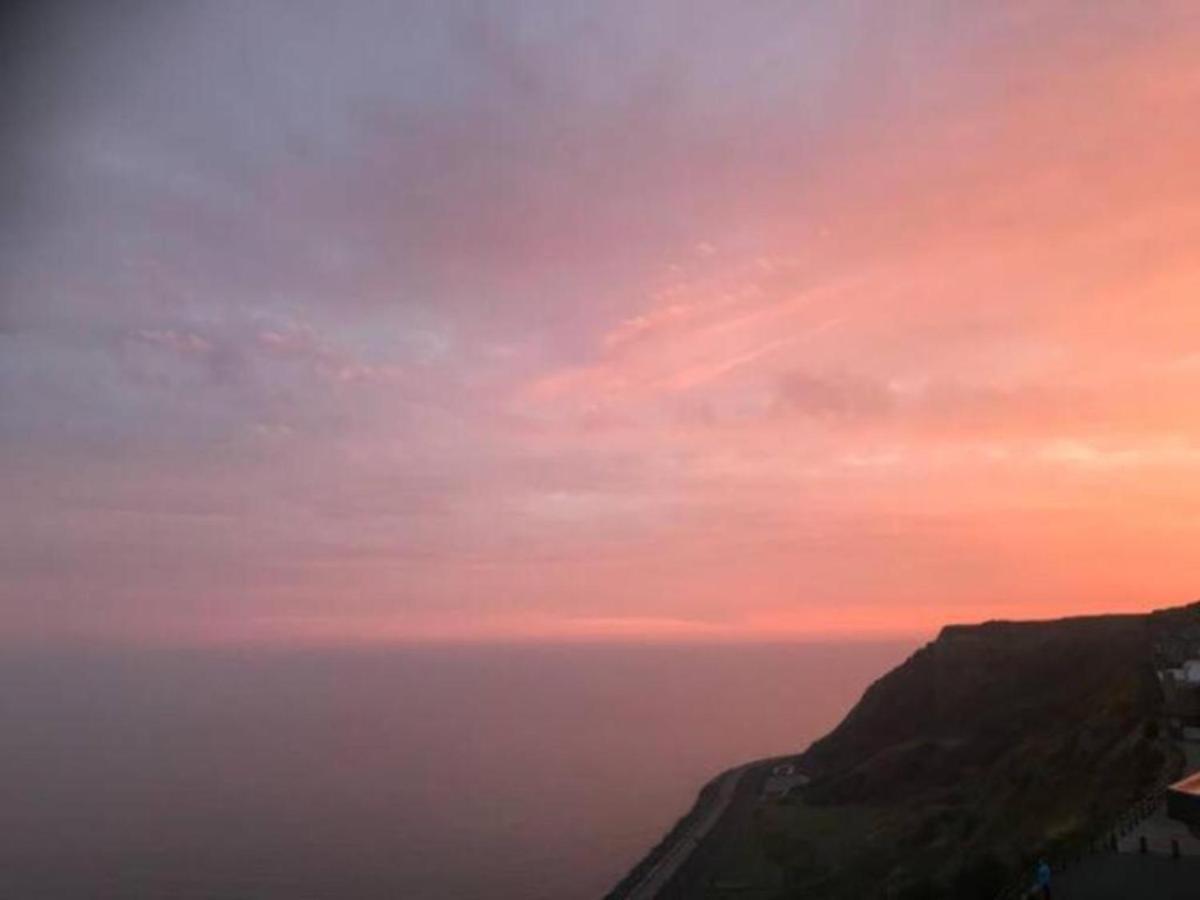 Seascape - Fantastic Location With Sea Views! سكرابورو المظهر الخارجي الصورة